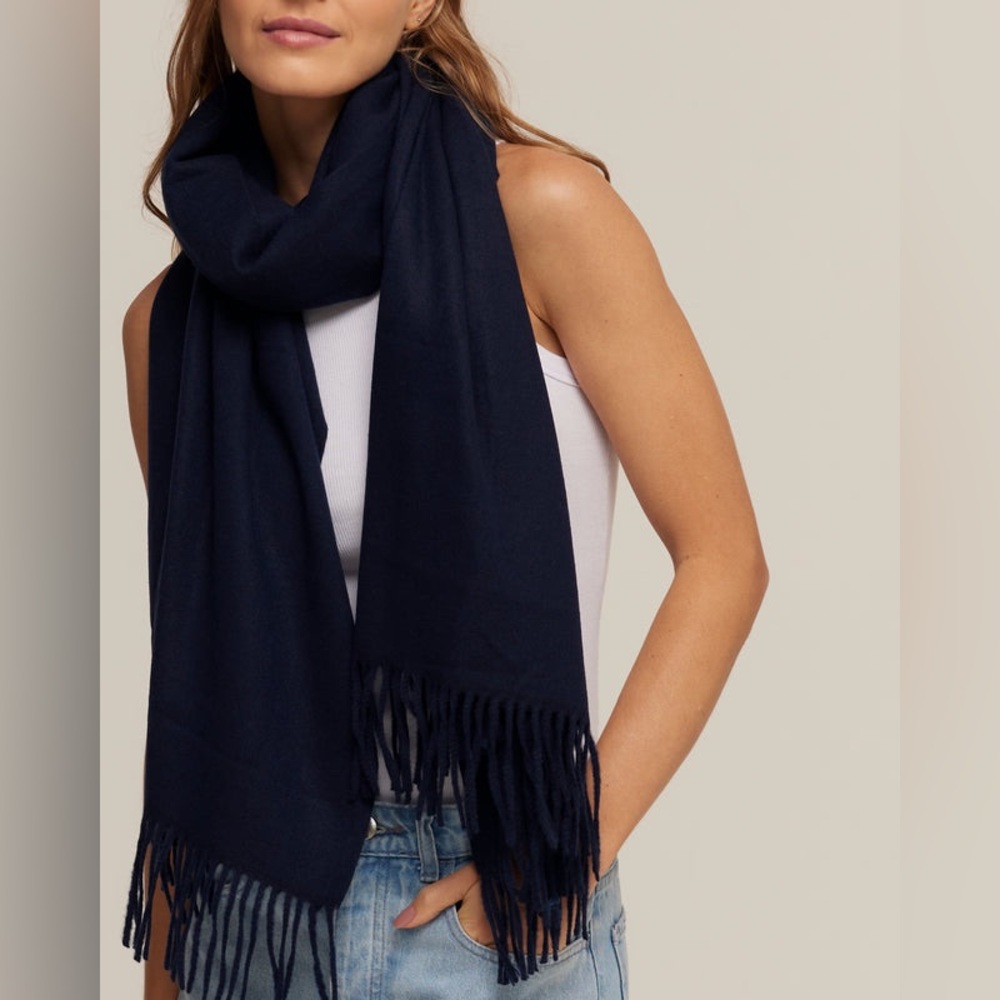 Furtalk Soft, Navy scarf with tassels - Picture 2 of 6